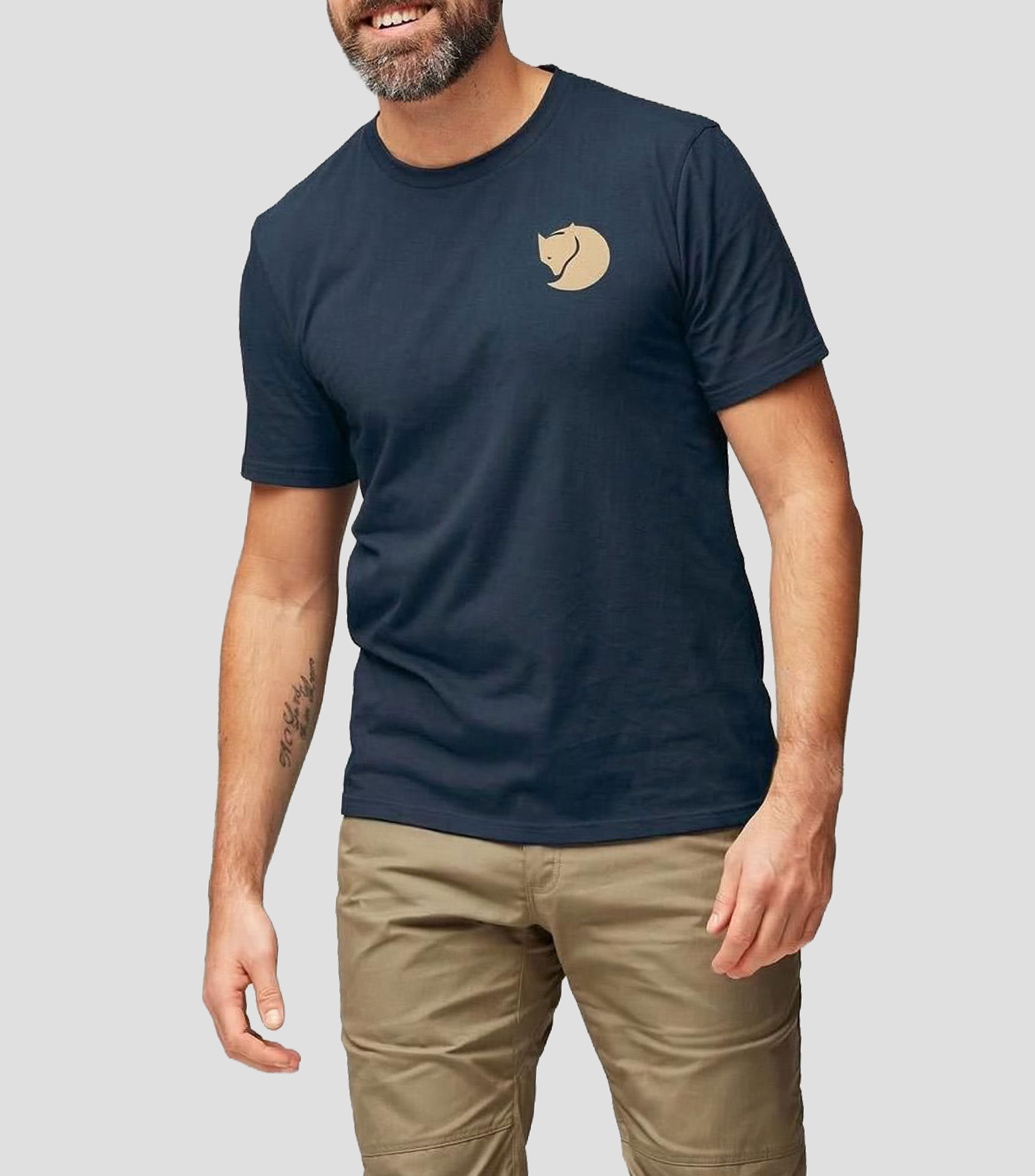 Playera de cuello redondo con manga corta estampada Hombre